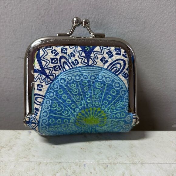 Vera Bradley Doodle Daisy Contact Case - Picture 2 of 5